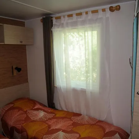 Apartment Mobilhome Les Agapanthes Au Camping Les Pins Maritimes *